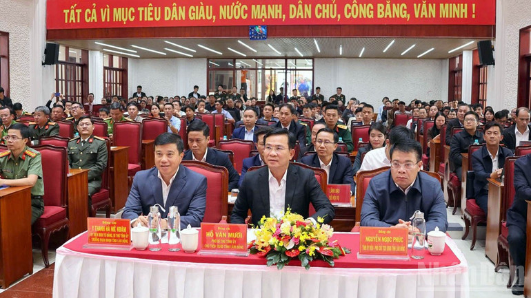 An der Zeremonie nahmen auch die Führer der Provinz Lam Dong teil. ndo_br_12.jpg