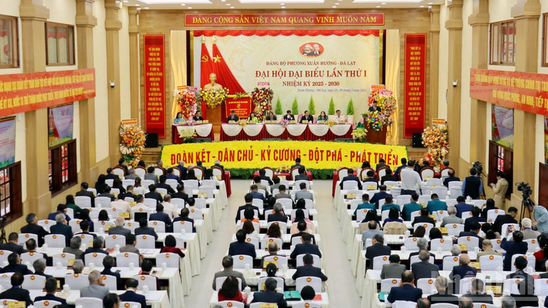 Quang cảnh đại hội. ndo_br_4.jpg