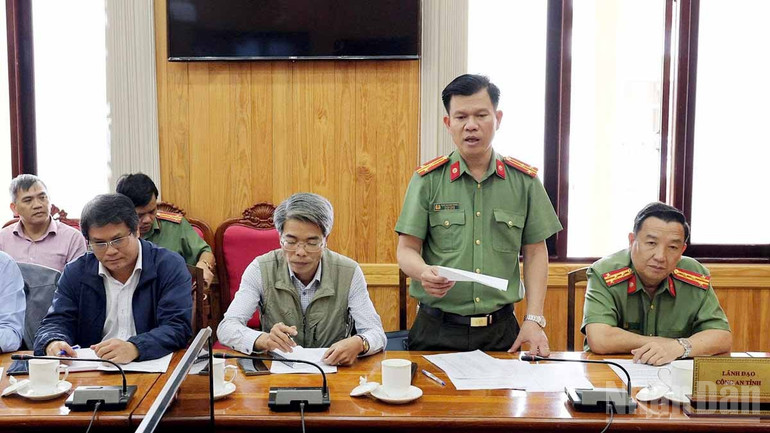Đại diện Công an tỉnh Lâm Đồng thông tin các nội dung liên quan tại buổi làm việc. ndo_br_9.jpg