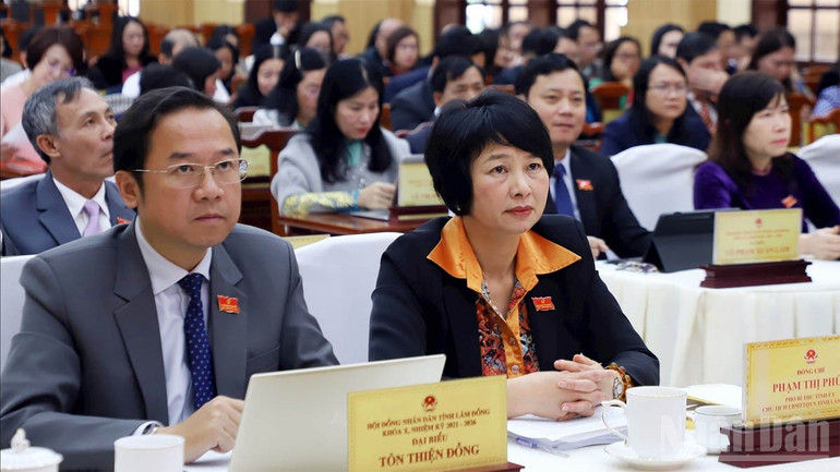 Đại biểu tham dự kỳ họp. ndo_br_6.jpg