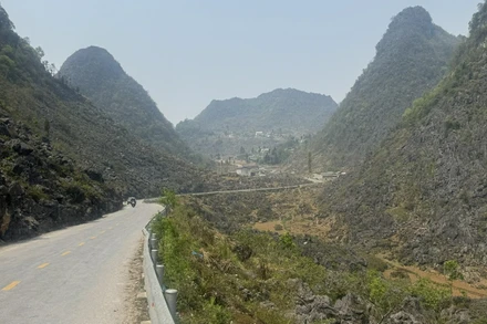 Tuyên Quang cấm nhiều loại phương tiện lưu thông trên Quốc lộ 4C dịp Lễ hội Hoa tam giác mạch.