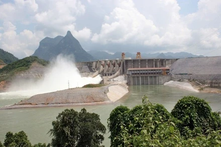 Bộ Nông nghiệp và Môi trường ban hành Công điện số 4476/CĐ-BNNMT gửi Giám đốc Công ty Thủy điện Hòa Bình về việc mở tiếp cửa xả đáy hồ thủy điện Hòa Bình nhằm bảo đảm an toàn công trình và vùng hạ du.