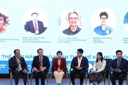 Các đại biểu tham gia thảo luận tại “Diễn đàn Thanh niên hành động chống lại tình trạng kháng thuốc”.