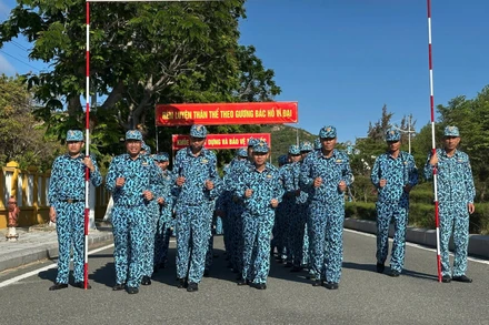 Cán bộ, chiến sĩ trong Trung đoàn 196 hưởng ứng Ngày chạy thể thao CISM năm 2026.