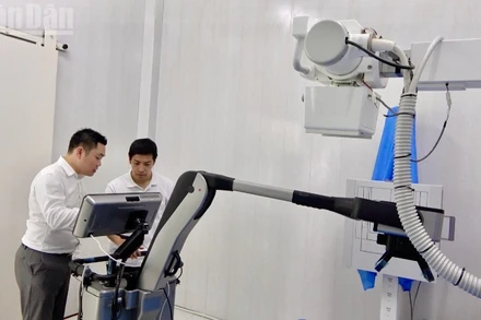 Thiết bị chụp X-quang bằng AI tại Trạm y tế xã Thạnh An. 