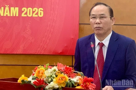 Thứ trưởng Nông nghiệp và Môi trường Phùng Đức Tiến phát biểu chỉ đạo Hội nghị. 