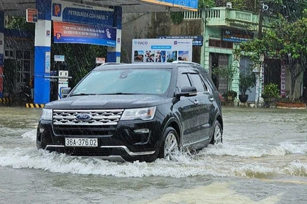 Nước ngập đường đô thị phường Quảng Phú, tỉnh Thanh Hóa. (Ảnh: nhandan.vn)