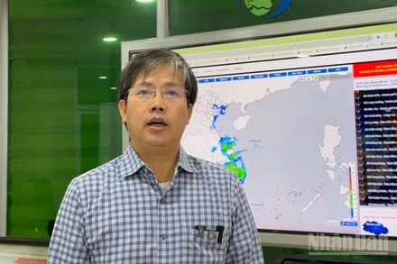 Ông Mai Văn Khiêm, Giám đốc Trung tâm Dự báo Khí tượng thủy văn quốc gia chia sẻ thông tin về diễn tiến báo số 13 tính đến 19 giờ ngày 6/11.