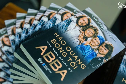 Sách "Hào quang bóng tối-The real story of ABBA" ra mắt tại Việt Nam.