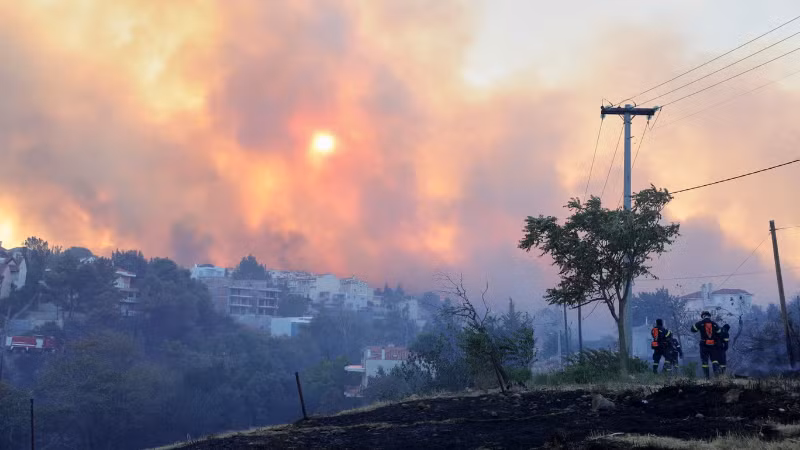 Cháy rừng bùng phát ở ngoại ô phía bắc thủ đô Athens của Hy Lạp.