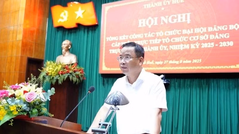 Đồng chí Phó Bí thư Thường trực Thành ủy Huế Phạm Đức Tiến phát biểu chỉ đạo tại hội nghị. (Ảnh: L.THỌ)