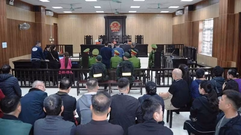 Quang cảnh phiên xét xử.