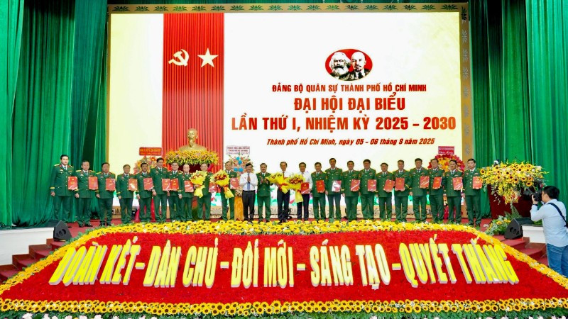 Ban Chấp hành Đảng bộ quân sự Thành phố Hồ Chí Minh nhiệm kỳ 2025-2030. (Ảnh: NGUYÊN PHÚ)