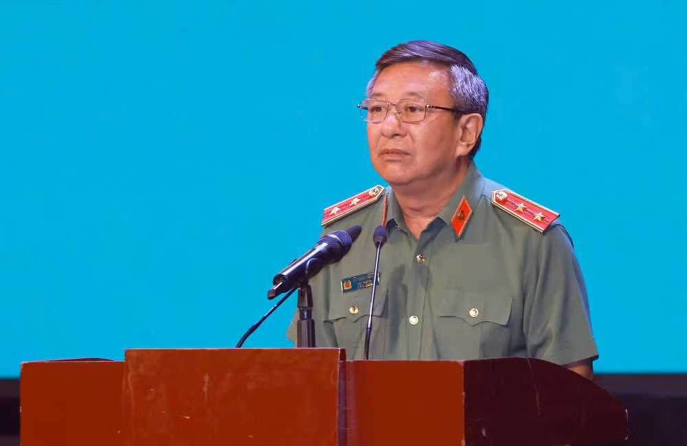 Trung tướng Đỗ Triệu Phong, Cục trưởng Cục Truyền thông Công an nhân dân phát biểu chỉ đạo tại buổi lễ.