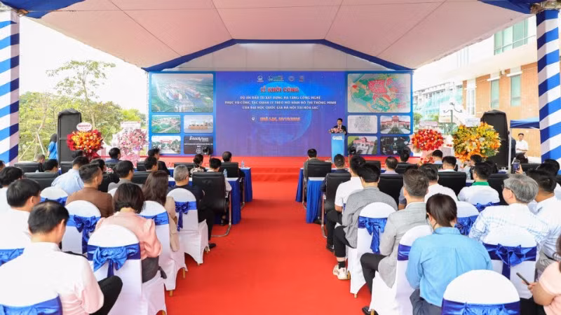 Toàn cảnh Lễ khởi công Dự án “Đầu tư xây dựng hạ tầng công nghệ phục vụ công tác quản lý theo mô hình đô thị thông minh”.
