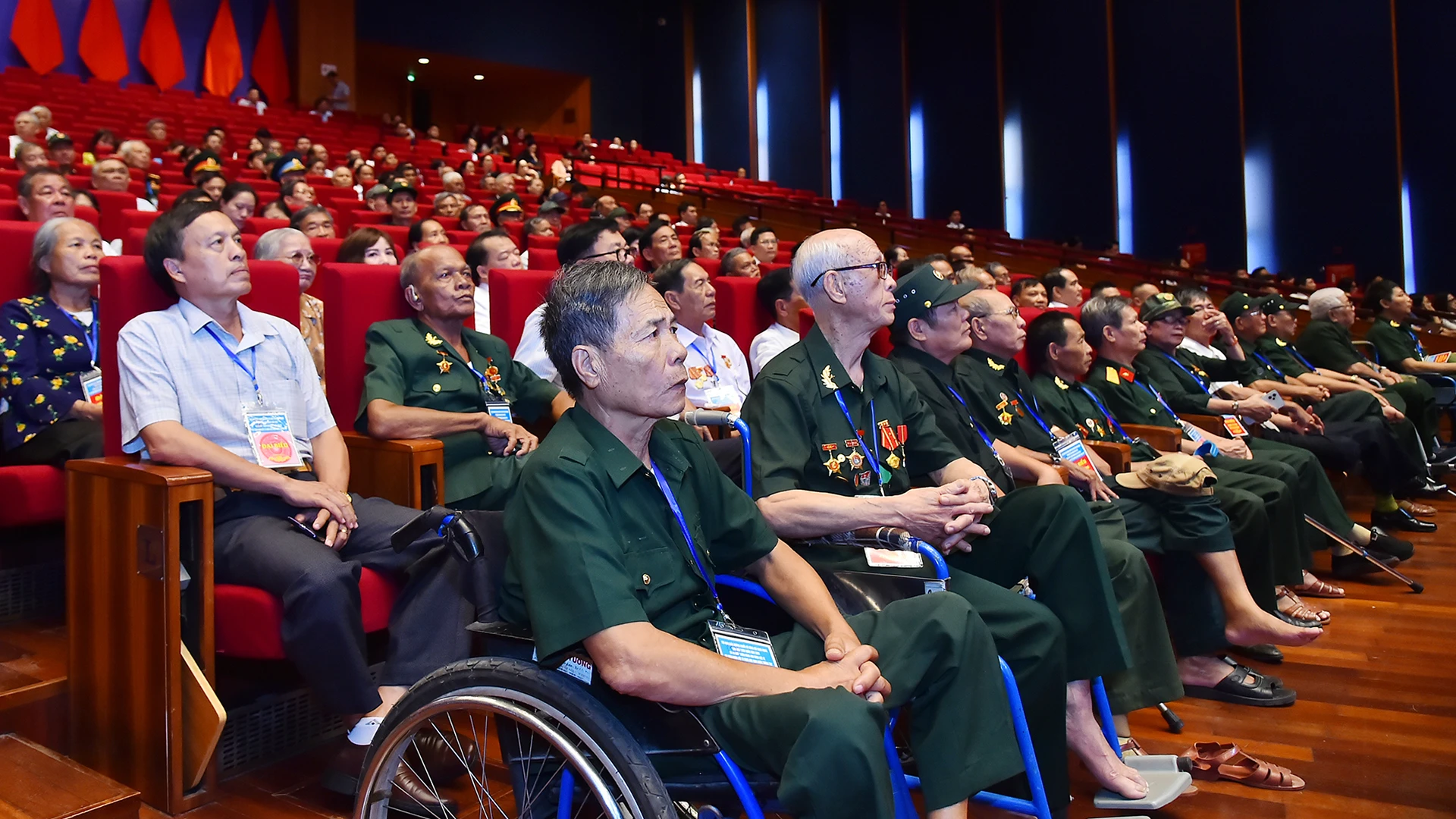 Các đại biểu thương binh dự Hội nghị tri ân người có công với cách mạng năm 2024. (Ảnh: THỦY NGUYÊN)