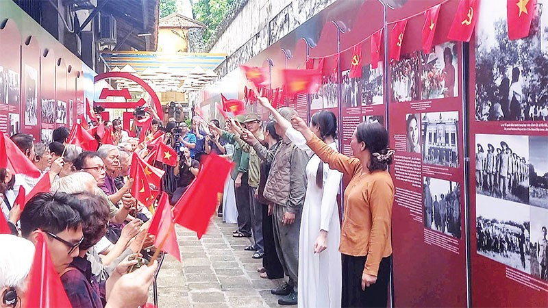  Tái hiện niềm hân hoan của người Hà Nội trong Ngày Giải phóng Thủ đô.