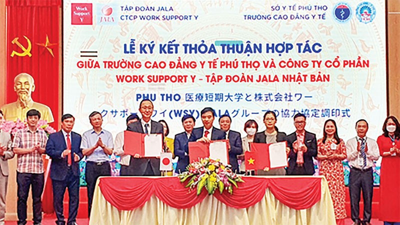 Lễ ký thỏa thuận hợp tác giữa Trường cao đẳng Y tế Phú Thọ và Công ty cổ phần Work Support Y, Tập đoàn JALA, Nhật Bản.