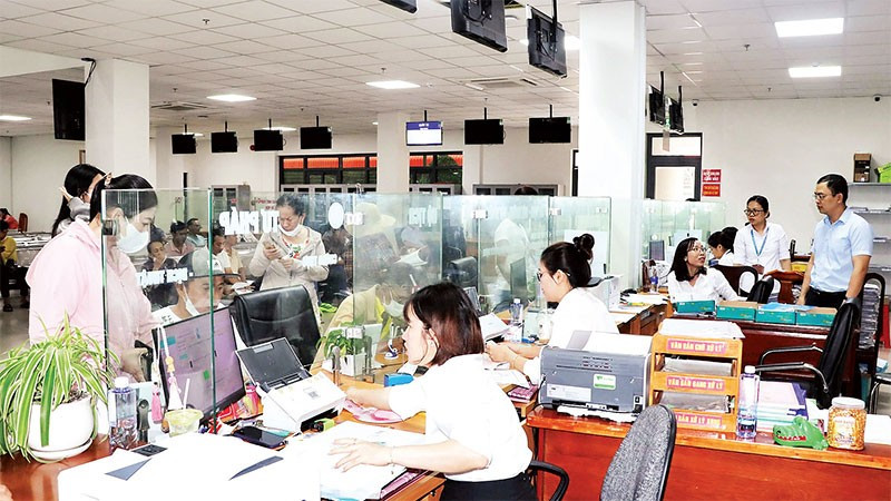 Giải quyết thủ tục hành chính tại Trung tâm Phục vụ hành chính công xã Long Thành, tỉnh Đồng Nai.