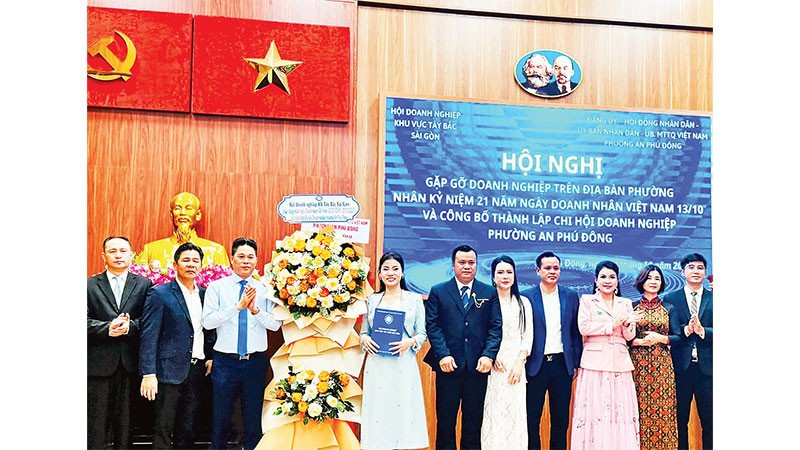 Ra mắt Ban Chấp hành Chi hội doanh nghiệp phường An Phú Đông.
