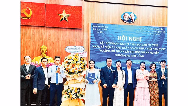 Ra mắt Ban Chấp hành Chi hội doanh nghiệp phường An Phú Đông.