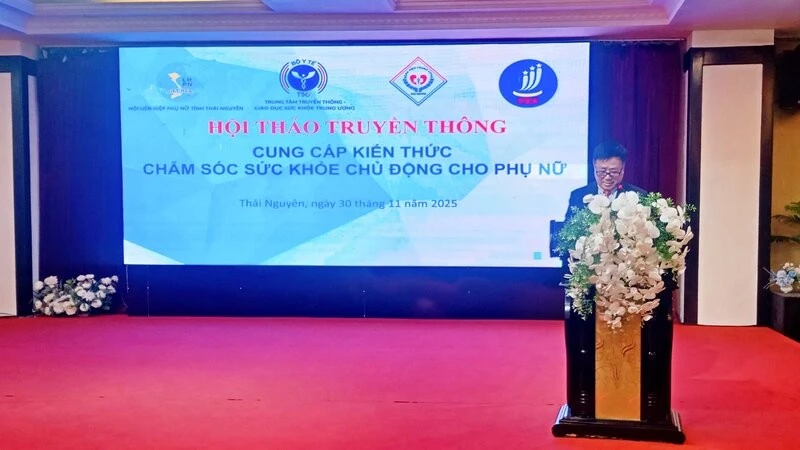 Hội thảo cung cấp nhiều kiến thức thiết thực, bổ ích về chăm sóc sức khỏe cho phụ nữ.