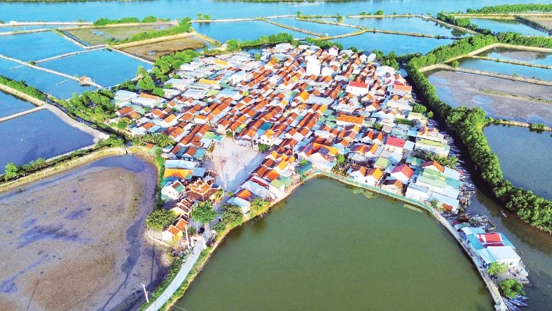 Làng cổ Hà Liên nhìn từ trên cao. (Ảnh: VĂN GIANG)