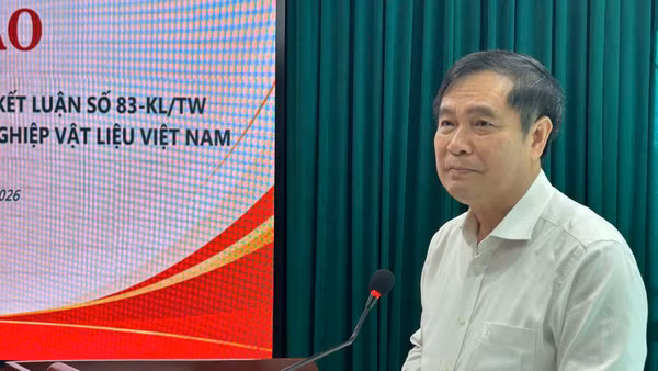 Phó Trưởng Ban Tuyên giáo Trung ương Phan Xuân Thủy phát biểu tại Hội thảo. (Ảnh: BÍCH LIÊN)