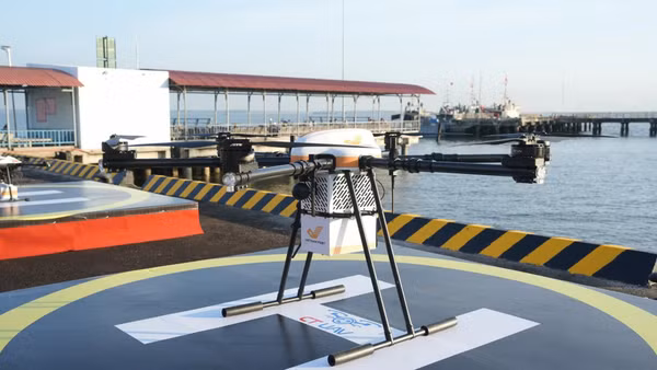 Cận cảnh UAV sử dụng trong tuyến giao hàng Cần Giờ-Vũng Tàu. (Ảnh: Cổng thông tin điện tử Bộ Khoa học và Công nghệ)