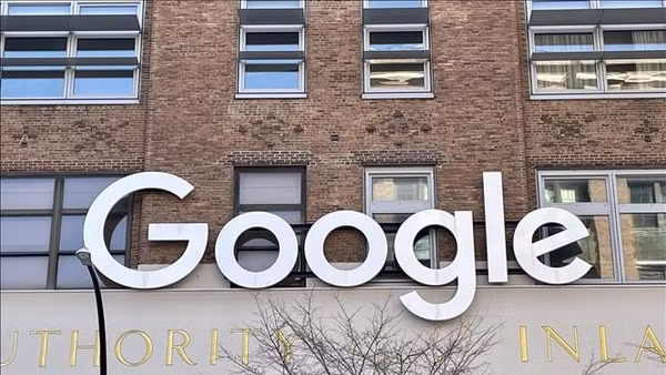 Biểu tượng Google tại văn phòng ở New York, Mỹ. (Ảnh: Kyodo/TTXVN)