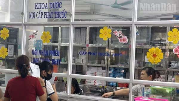 Bộ Y tế dự kiến mở rộng danh mục thuốc y học cổ truyền thuộc phạm vi thanh toán bảo hiểm y tế. (Ảnh: ĐỖ THOA)
