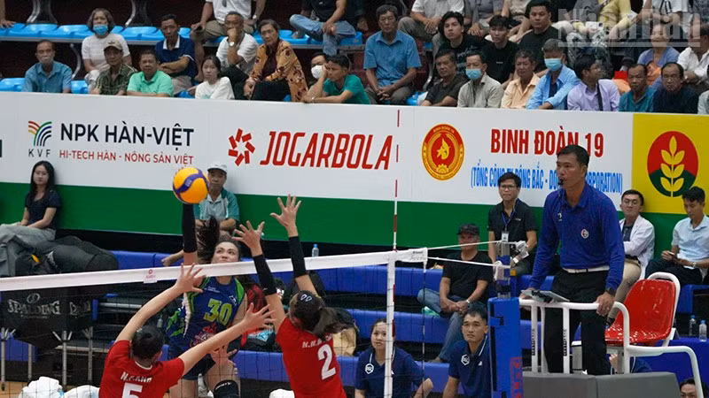 ndo_tr_anh-4-bong-chuyen.jpg