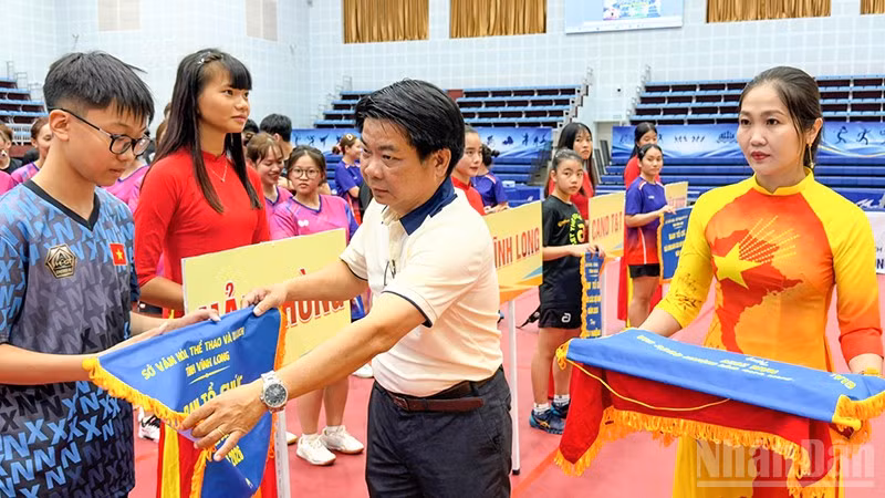 ndo_br_anh-3-bong-ban.jpg