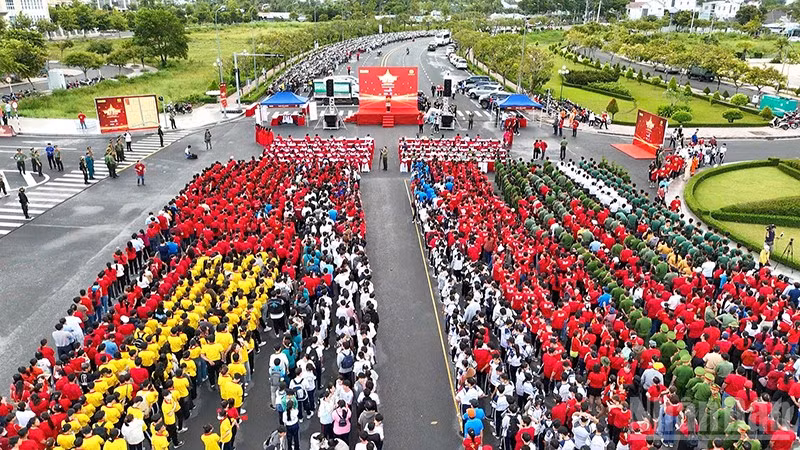 ndo_br_anh-1-quang-canh-buoi-le-tai-vinh-long.jpg