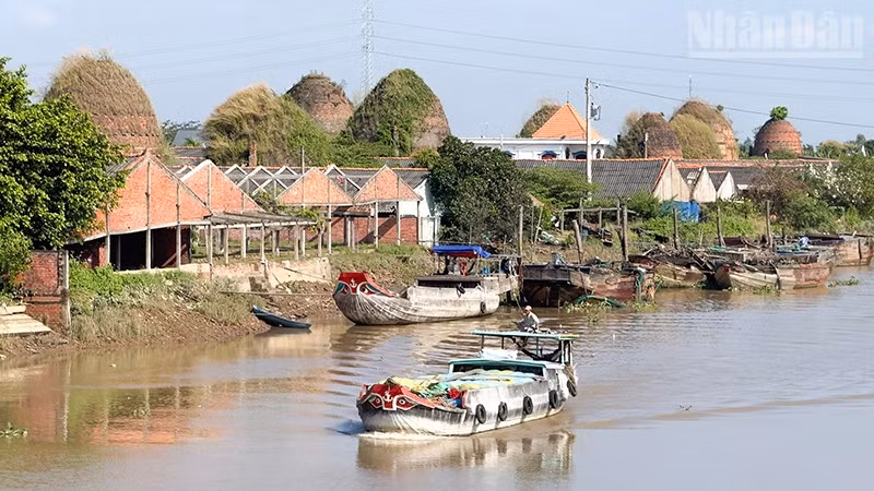 ndo_tr_anh-3-lang-nghe-du-lich.jpg