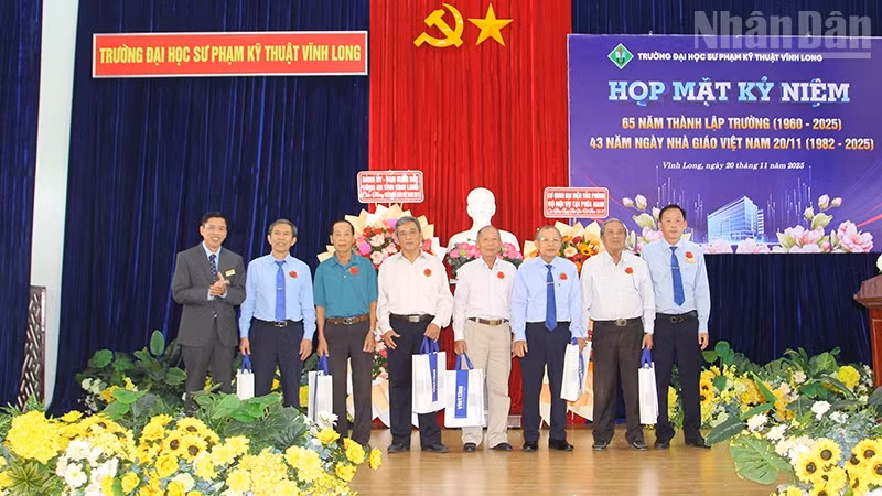 ndo_tr_anh-2-tyri-thay-co.jpg