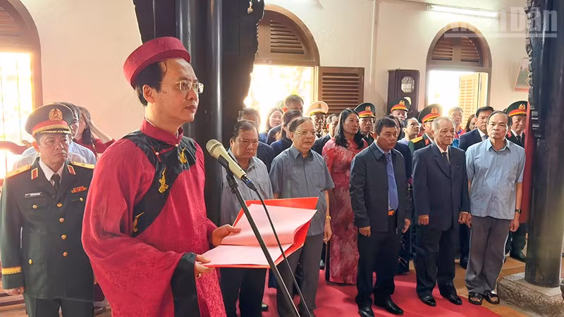 ndo_tr_anh-4-van-khan.jpg