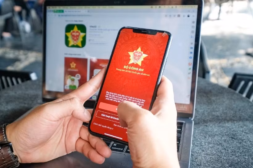 Triển khai tích hợp công nghệ sinh trắc học trên hệ thống định danh và xác thực điện tử VNeID vào các hệ thống nghiệp vụ liên quan đến giao thông trước ngày 15/9/2025. (Ảnh: Báo Điện tử Chính phủ).