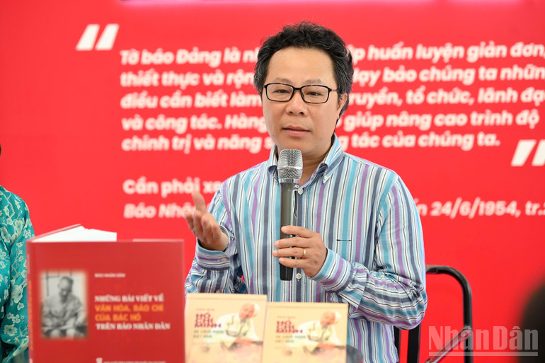 Nhà báo Vũ Mai Hoàng, Chủ tịch Liên chi hội nhà báo Báo Nhân Dân, Trưởng ban Công nghệ Báo Nhân Dân, chia sẻ thông tin về cuốn sách với bạn đọc. ndo_br_nha-bao-vu-mai-hoang.jpg