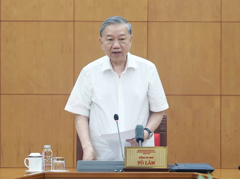 Tổng Bí thư Tô Lâm phát biểu chỉ đạo tại buổi làm việc. (Ảnh: TTXVN) vna-potal-tong-bi-thu-to-lam-lam-viec-voi-thuong-truc-cac-tieu-ban-dai-hoi-xiv-cua-dang-8296906.jpg