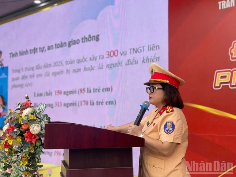 Trung tá Hoàng Ngọc Diệp - cán bộ Đội Cảnh sát giao thông số 6, Công an thành phố Hà Nội. ndo_br_trung-ta-hoang-ngoc-diep-can-bo-doi-csgt-so-6-catp-hn.jpg