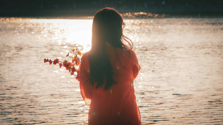 Sự quan tâm và sẻ chia là điều nhiều người phụ nữ mong muốn được nhận. (Ảnh minh họa)