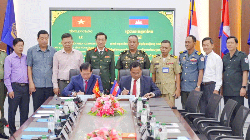 Bàn giao, tiếp nhận 14 hài cốt liệt sĩ tại tỉnh Tà Keo, Vương quốc Campuchia