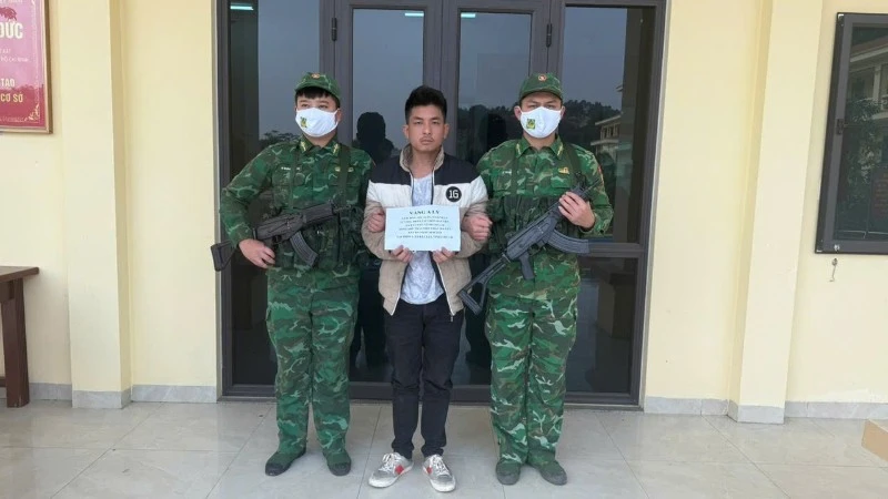 Đối tượng Vàng A Lý bị bắt giữ.