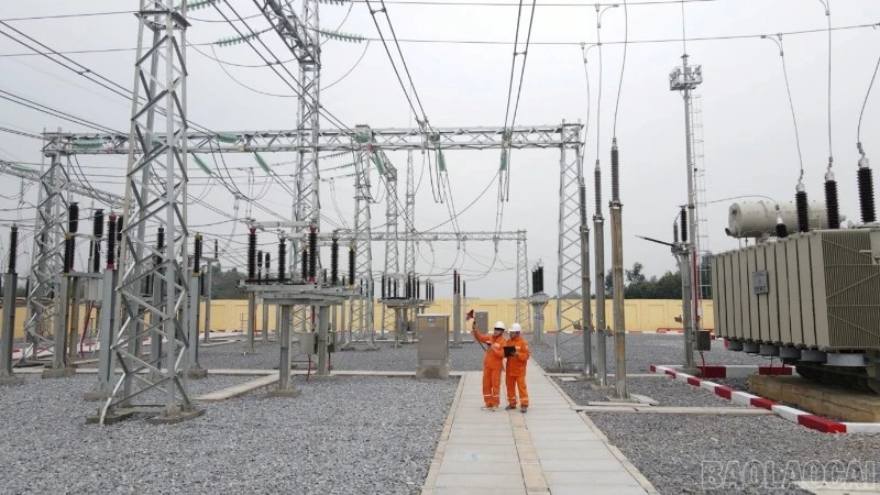 Điện lực Lào Cai nỗ lực giữ dòng điện ổn định, liên tục.