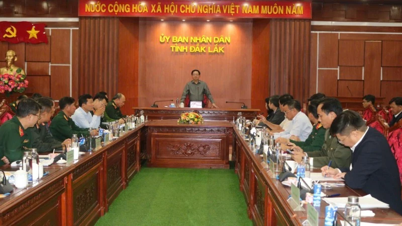 Phó Thủ tướng Chính phủ Hồ Quốc Dũng cùng Đoàn công tác của Chính phủ đã có buổi làm việc với tỉnh Đắk Lắk về tình hình khắc phục hậu quả thiên tai, tiến độ thực hiện “Chiến dịch Quang Trung”. (Ảnh: Thủy Loan)