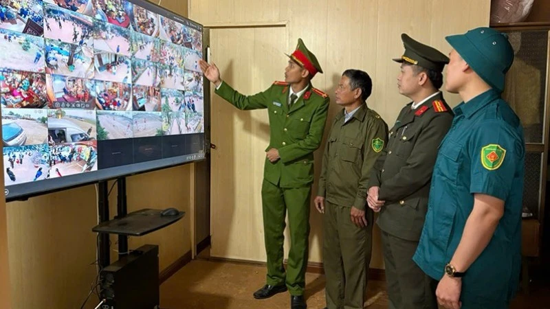 Trung tâm giám sát, điều hành bảo đảm an ninh trật tự khu vực Đền Nưa-Am Tiên.