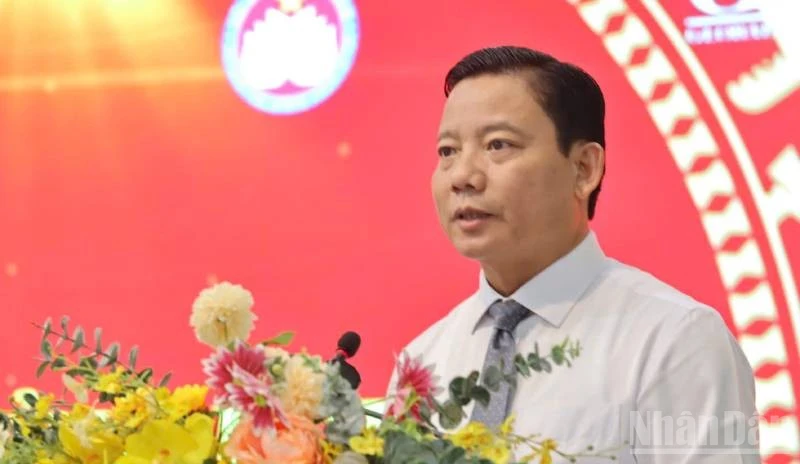 Phó Chủ tịch Ủy ban nhân dân tỉnh Long An Phạm Tấn Hòa phát biểu.