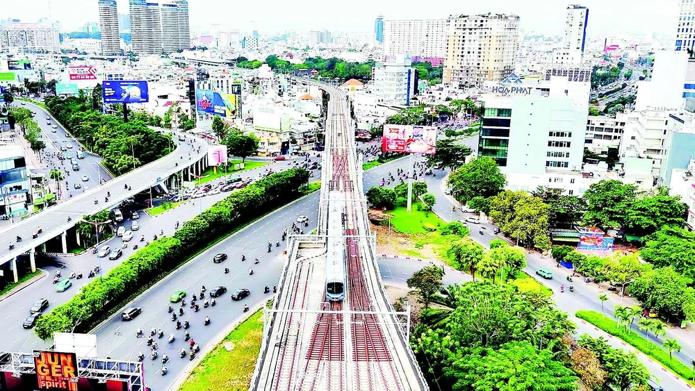 Tuyến Metro số 1 Bến Thành-Suối Tiên đưa vào vận hành nhưng chưa mang lại hiệu quả kết nối hạ tầng giao thông với thương mại-dịch vụ do chậm quy hoạch TOD dọc tuyến.