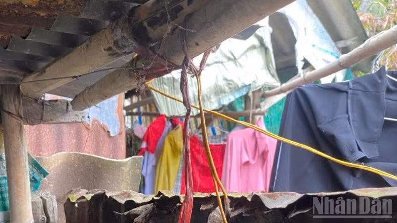 Sợi dây điện khiến 2 mẹ con ruột ở xã Hưng Thạnh, tỉnh Đồng Tháp tử vong.